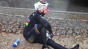 Evenepoel, tras su caída en el Giro