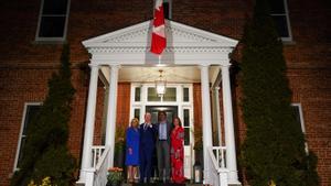 El presidente de EEUU, Joe Biden, y la primera dama, Jill Biden, junto al primer ministro de Canadá, Justin Trudeau, y su esposa, Sophie Gregoire Trudeau, en la residencia Rideau, en Ottawa.