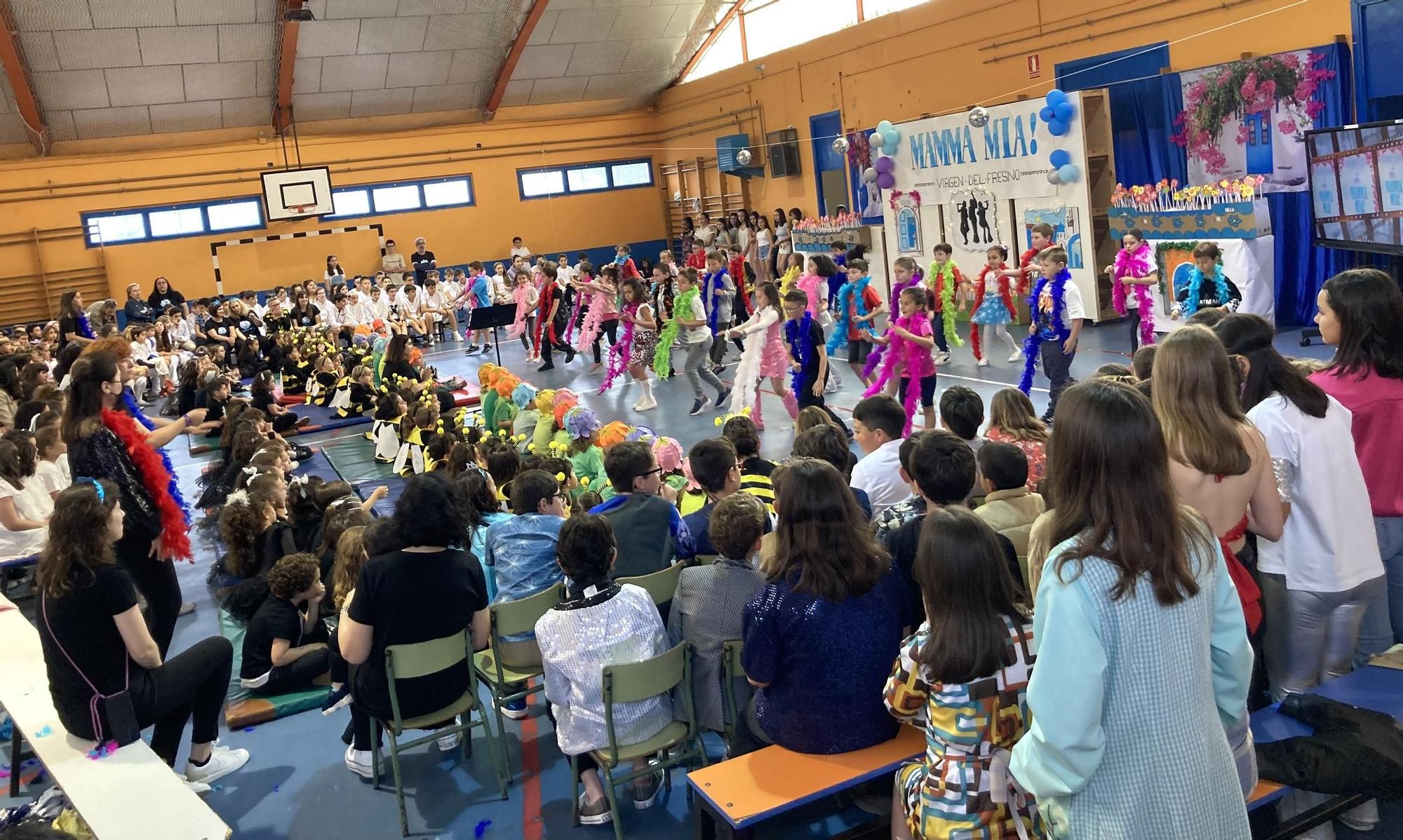 Así es desde dentro el gran musical de ABBA del colegio Virgen del Fresno