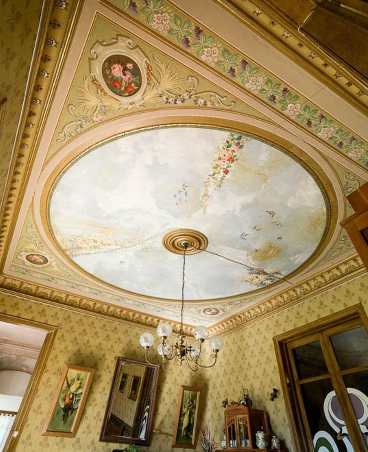 Decoración en techos y paramentos.