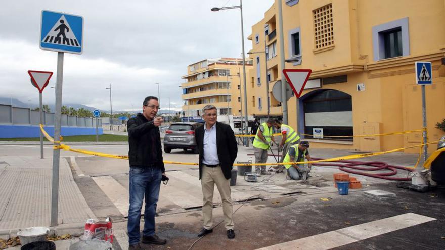 Javier García, ayer, en una visita a las obras de mejora.