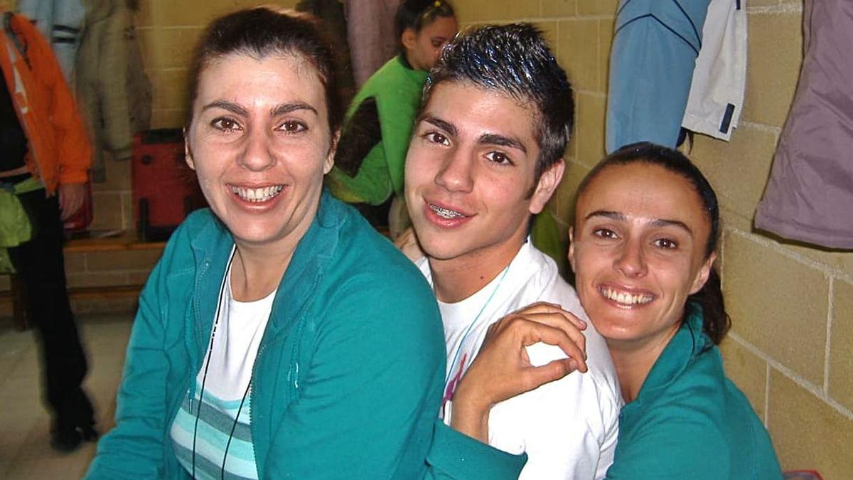 Ana Seco, Cristofer y Sandra Hernández, en el Evangim en 2007. | | E.D.