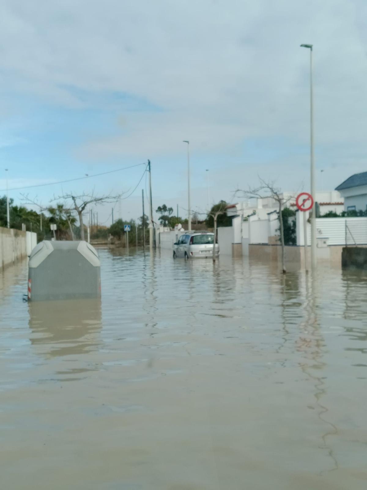 Moncofa denuncia la dejadez de Costas ante los daños reiterados en la playa