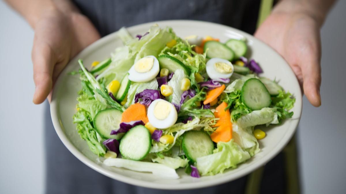 El secreto para aliñar las ensaladas y que no pierdan sabor