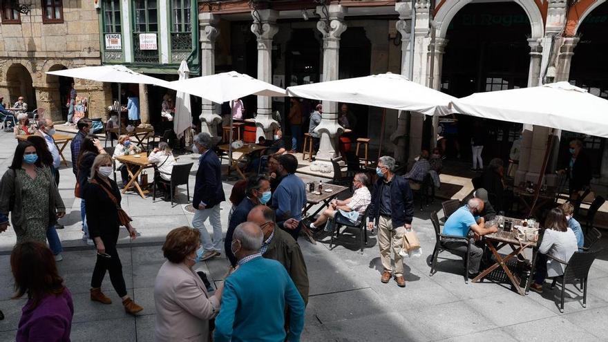 Asturias salta a la nueva normalidad con la mascarilla como barrera final al covid-19