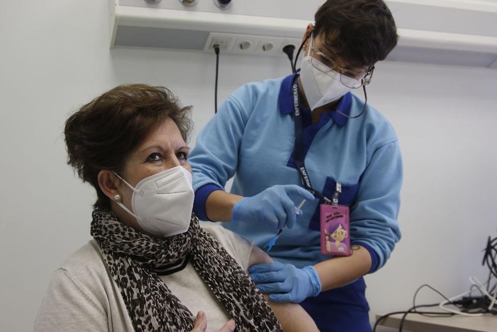 Comienza la vacunación de las trabajadoras de la ayuda a domicilio mayores de 55 años