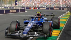 Carlos Sainz, al volante del Williams en el circuito de Albert Park, en Melbourne,