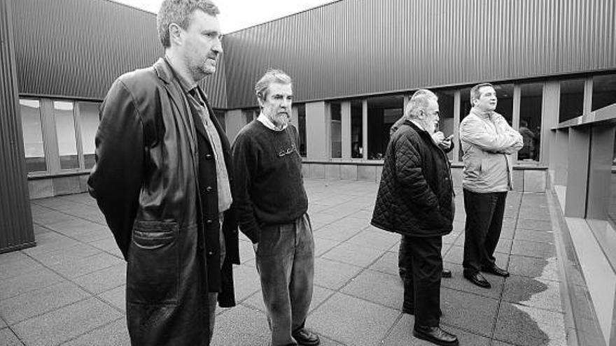 Joaquín Arce (izquierda) y Miguel Ángel Álvarez, ayer, en la sede del Indurot, en el campus de Mieres.