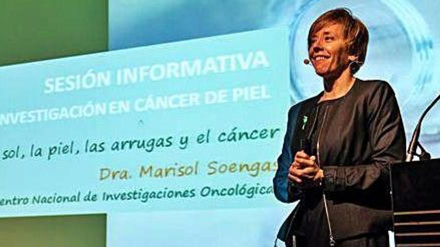 Marisol Soengas, directora del Grupo de Melanoma del CNIO, durante una conferencia.