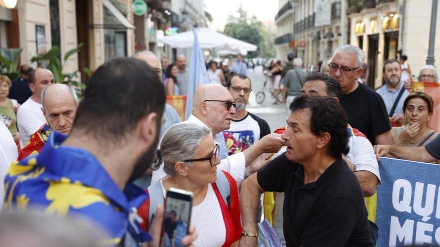 Acto de juristes valencians por el 750 aniversario de la muerte de Jaume I, con polémica por las banderas