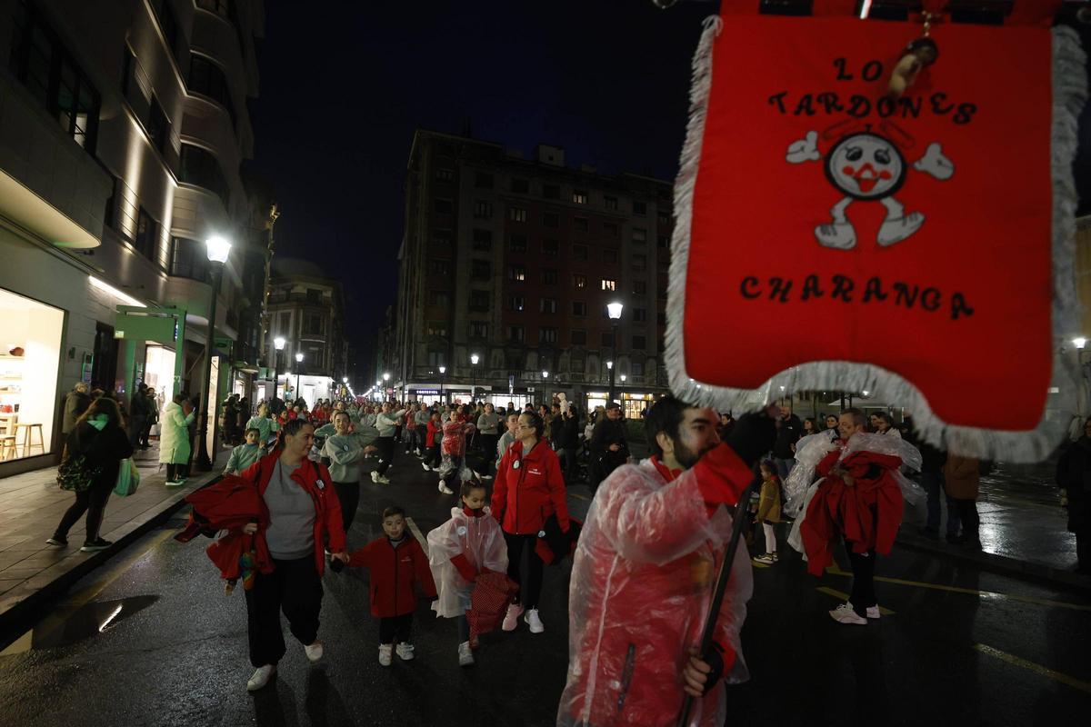 El pasacalles para abrir el Carnaval de Gijón, en imágenes