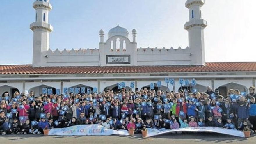 Convivencia por la paz del colegio SAFA y la comunidad ahmadía de Pedro Abad