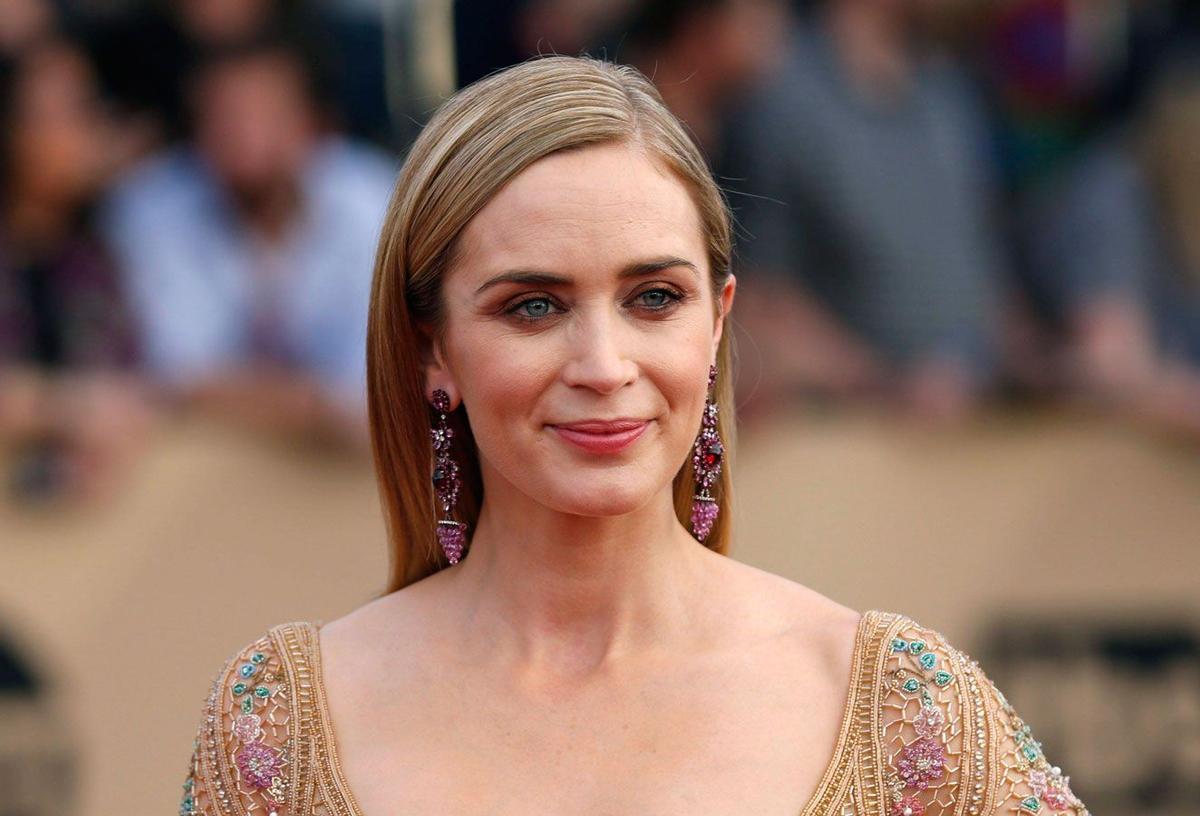 Detalle de los pendientes de Emily Blunt en los SAG Awards 2017