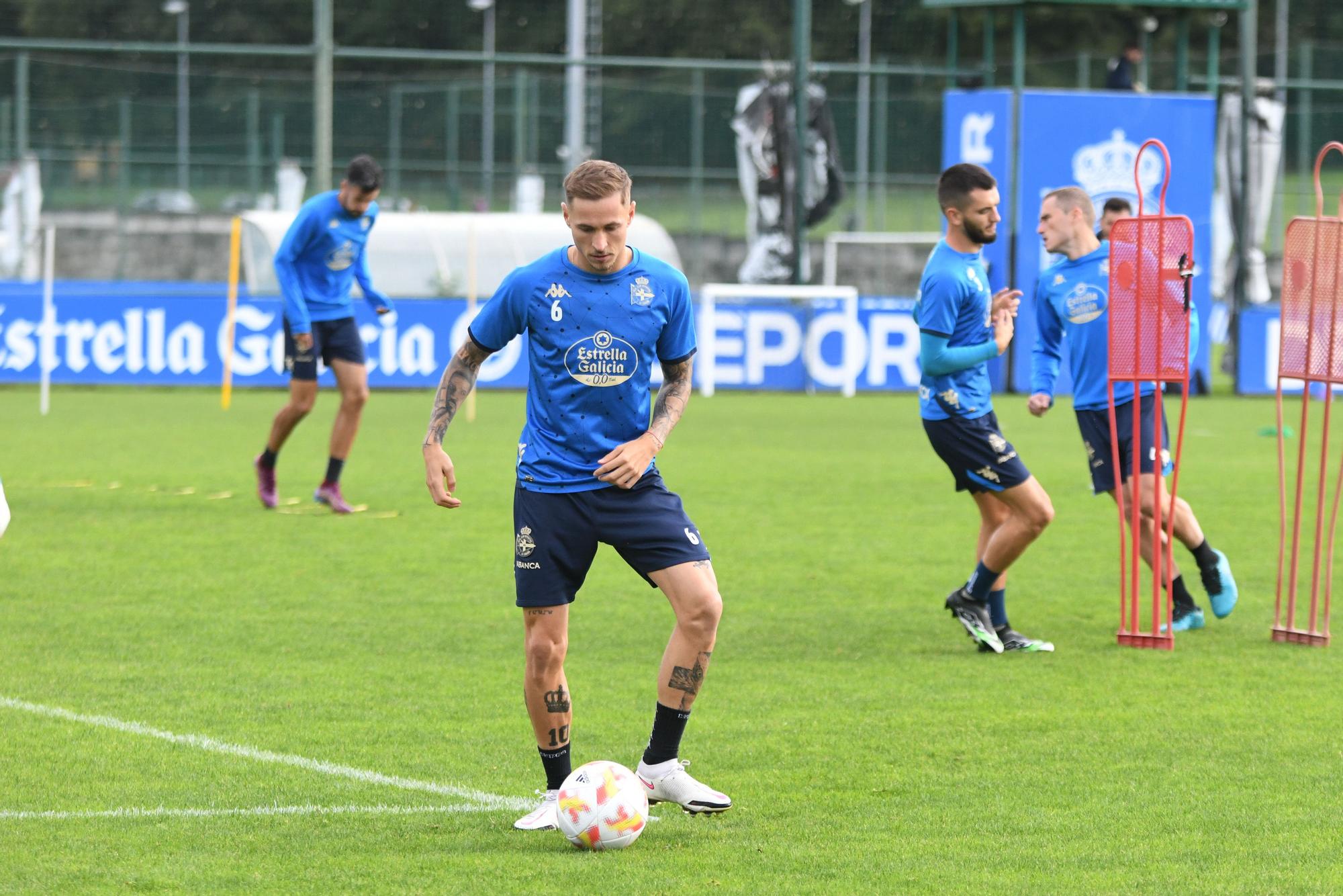 Entrenamiento y lista antes de medirse el Dépor al Castilla