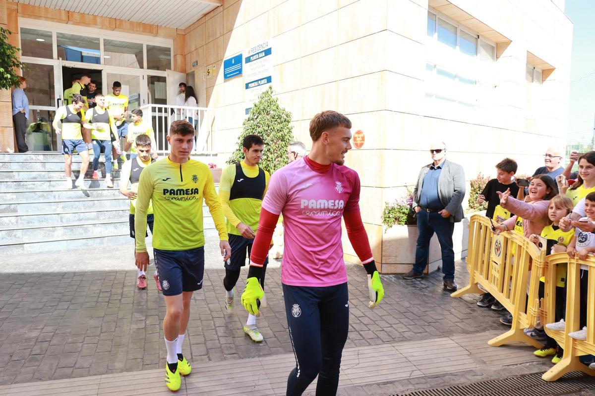 Galería | La afición del Villarreal disfruta con sus ídolos en el entrenamiento de puertas abiertas