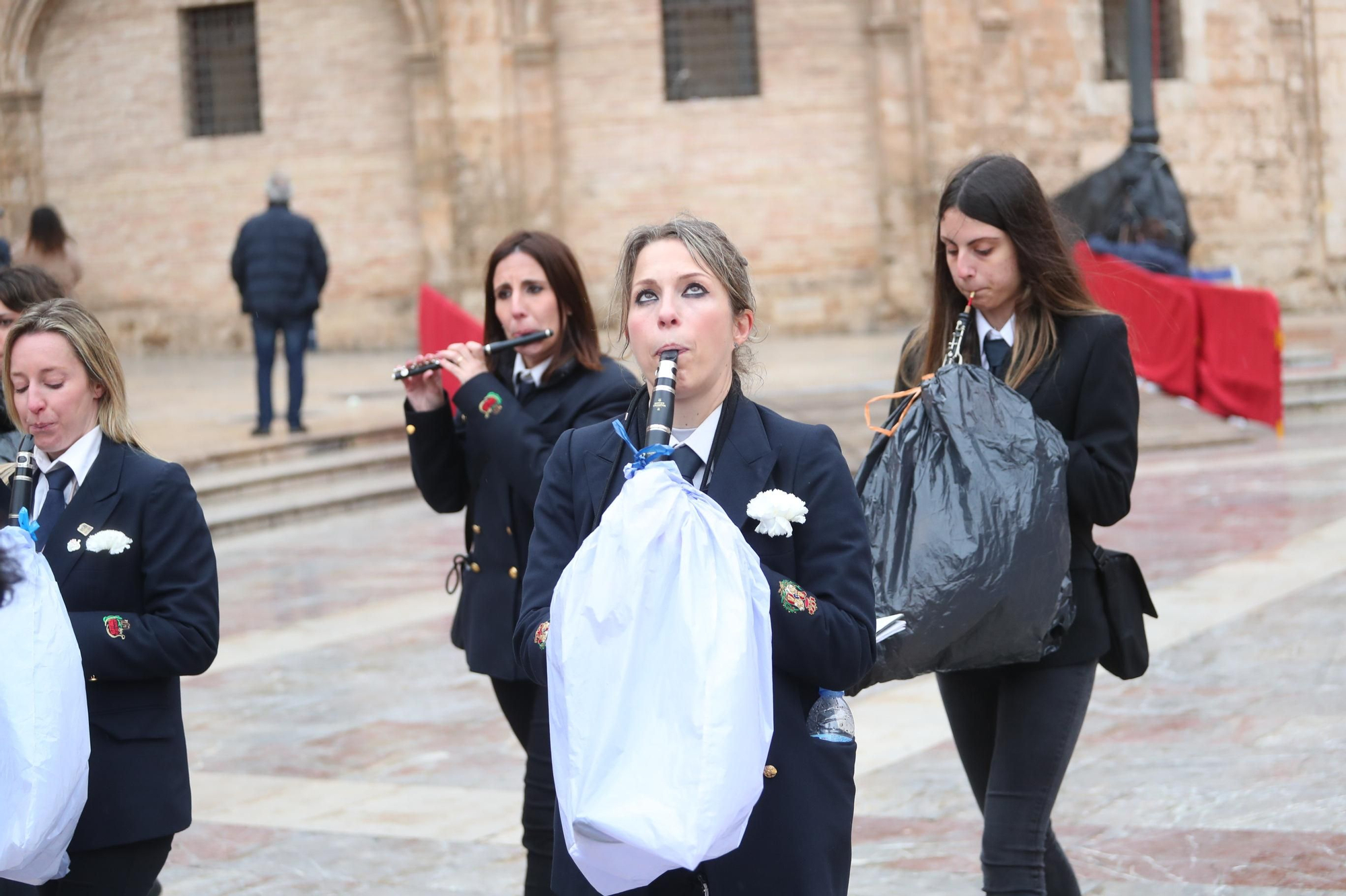 Búscate en el primer día de ofrenda por la calle de la Paz (entre las 15:30 a las 17:00 horas)