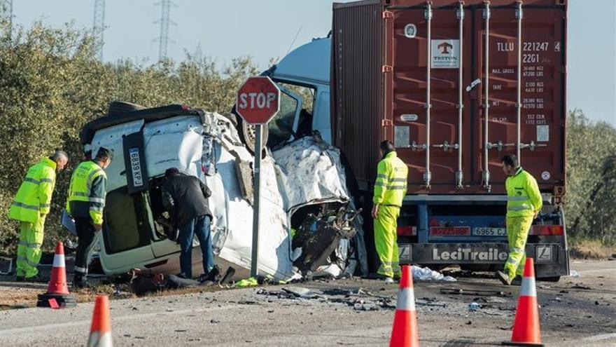 Las muertes en carretera se estancan en la Unión Europea
