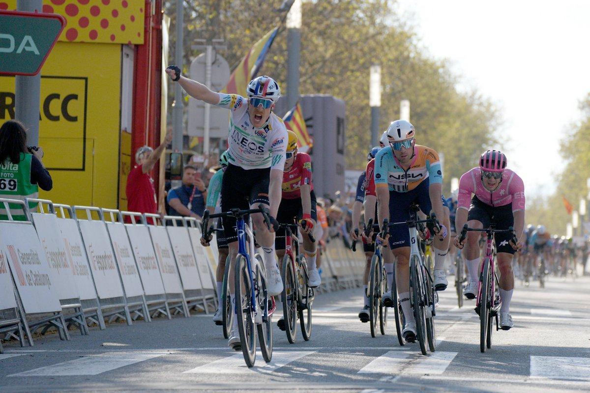 Dorian Godon se impone en la tercera etapa tras la caída de Evenepoel.