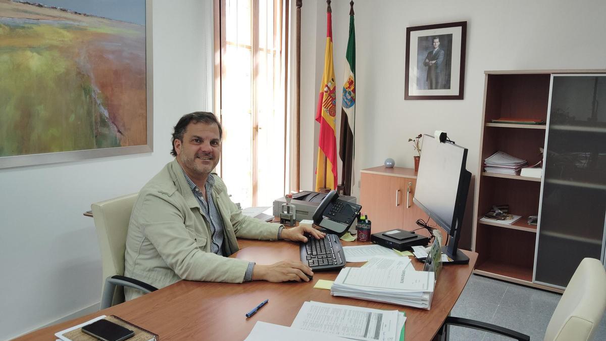 El concejal Javier Gijón, en su despacho, este martes.