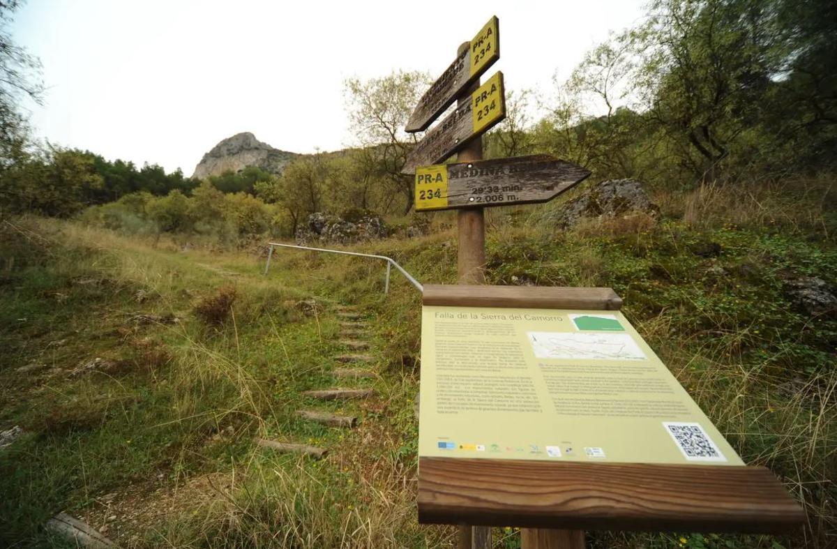 Falla de la Sierra del Camoro, un macizo de más de 1.086 metros cuadrados en Cuevas de San Marcos, Málaga