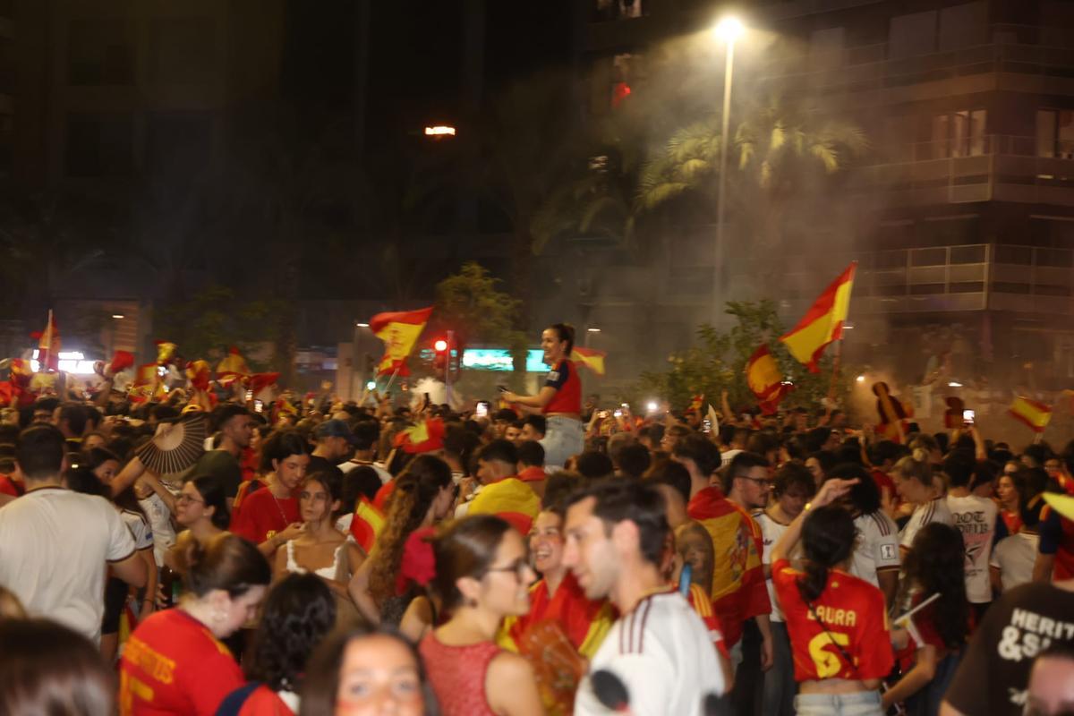 Las mejores imágenes de la celebración de la victoria de España en Alicante