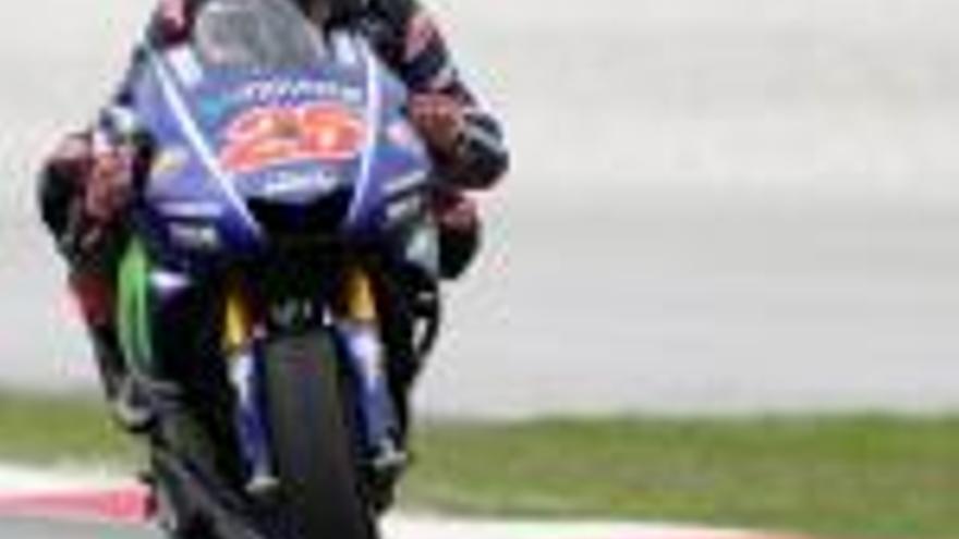 Maverick Viññales pilotant la Yamaha a Sepang.