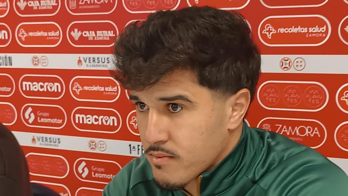 Abde, nuevo jugador del Zamora CF, en su presentación.