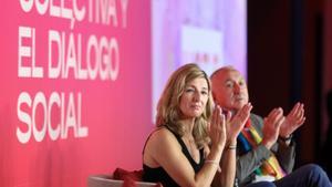 La vicepresidenta segunda y ministra de Trabajo, Yolanda Díaz, durante la inauguración del primer encuentro estatal LGTBI, en el Madrid Marriott Auditórium, este 5 de julio de 2022, junto al secretario general de UGT, Pepe Álvarez.