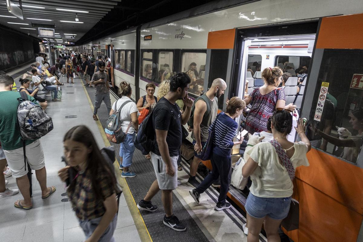 Junts critica el "tancament en fals" del traspàs de Rodalies