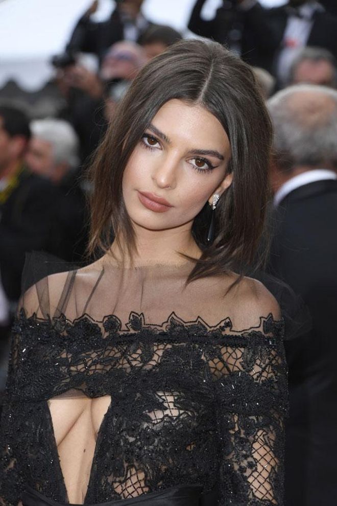 El 'beauty look' de Emily Ratajkowski el segundo día de Cannes