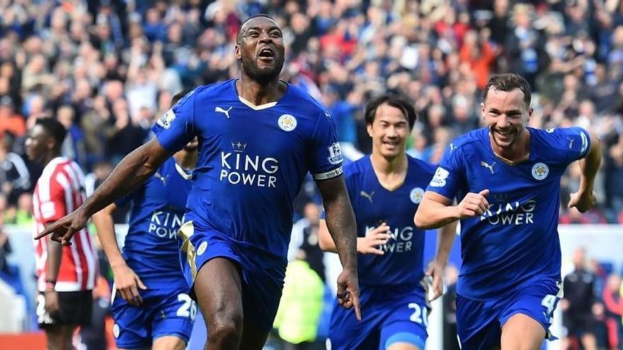 El Leicester logra otro triunfo por 1-0 y sobrevuela un título histórico