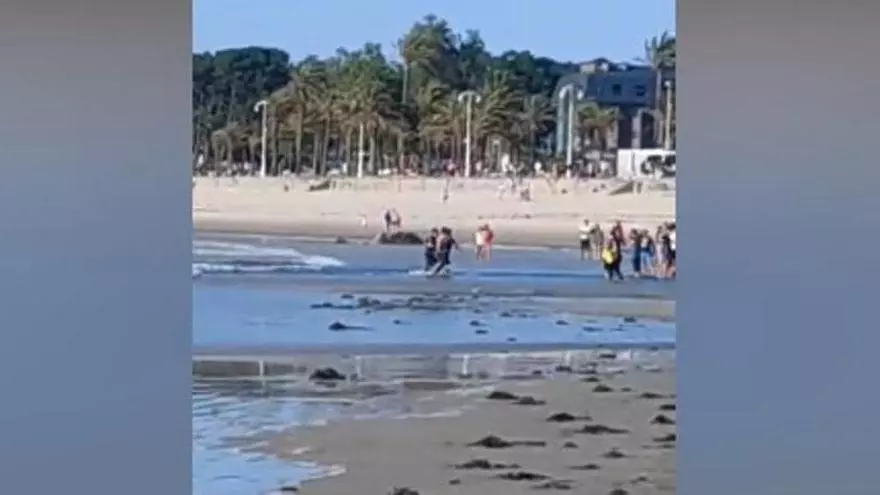 Rescate de bañistas en Samil