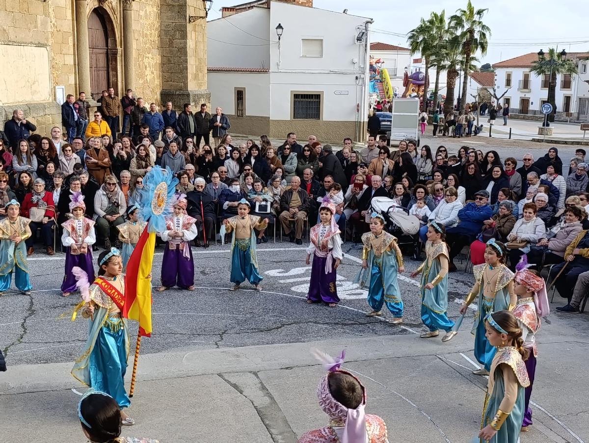 Madrigale y Escurial, en la provincia de Cáceres, celebran su Jueves de Comadres