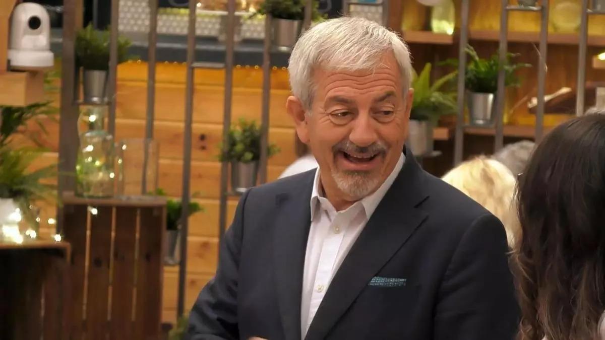 Carlos Sobera durante la cita de los huevos en 'First dates'.