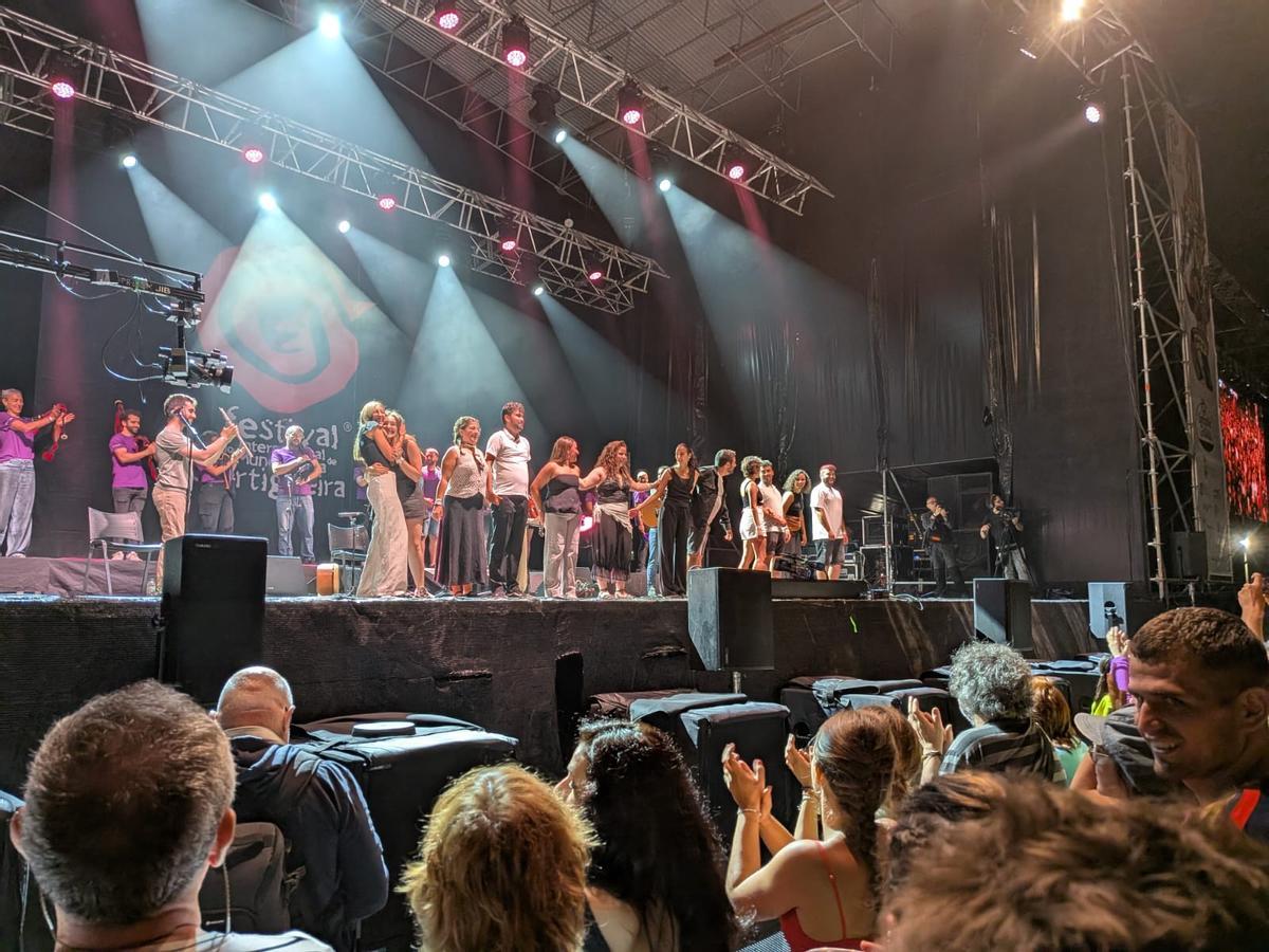 Éxito del Grupu Etnográficu L'Oriente-Llacín en el Festival de Ortigueira
