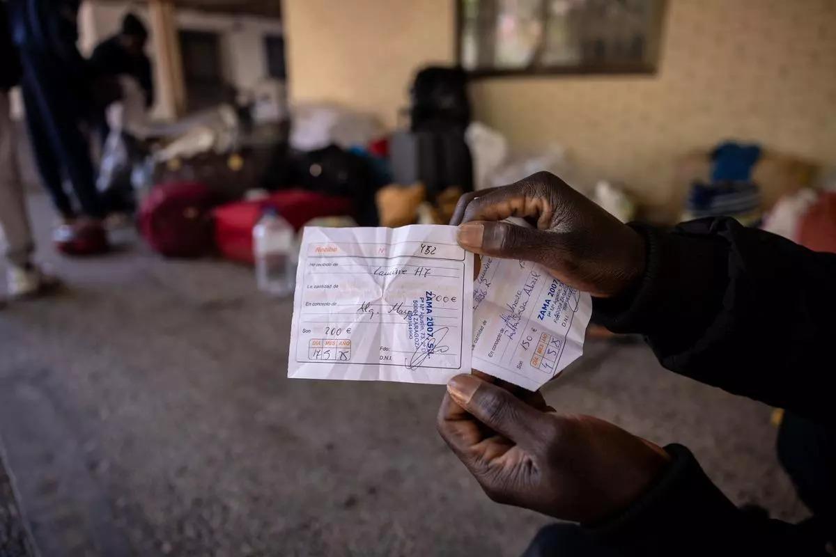 Una de las personas afectadas en el hostal ilegal de Zaragoza.