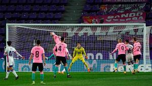 El cabezazo de Lenglet a la red que inició la goleada al Valladolid