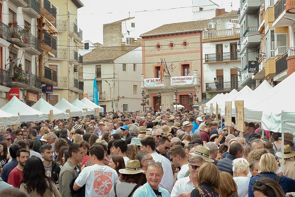 La Mostra de Terres dels Alforins llena la Font de la Figuera