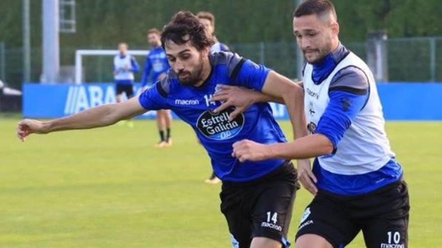 El romanès Florin Andone amb Arribas en una sessió.