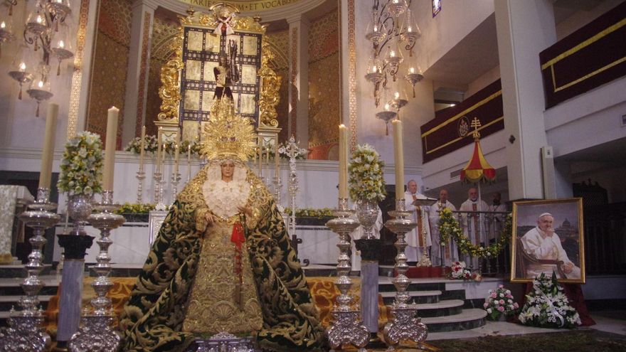 Imágenes de la despedida de la Virgen de la Esperanza