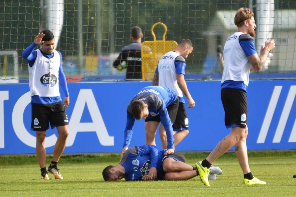 La plantilla, dividida en dos grupos, realizó un entrenamiento con estrategias ofensivas y remates a portería.