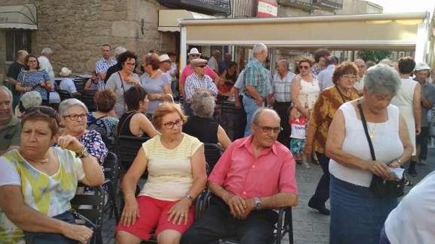 Asistentes a la concentración de ayer en Fermoselle.