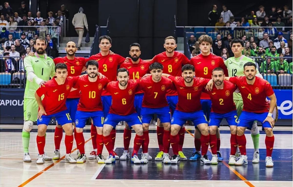 Fabio Alvira (número 1), Boyis (5) y Cecilio (2), con la selección española.