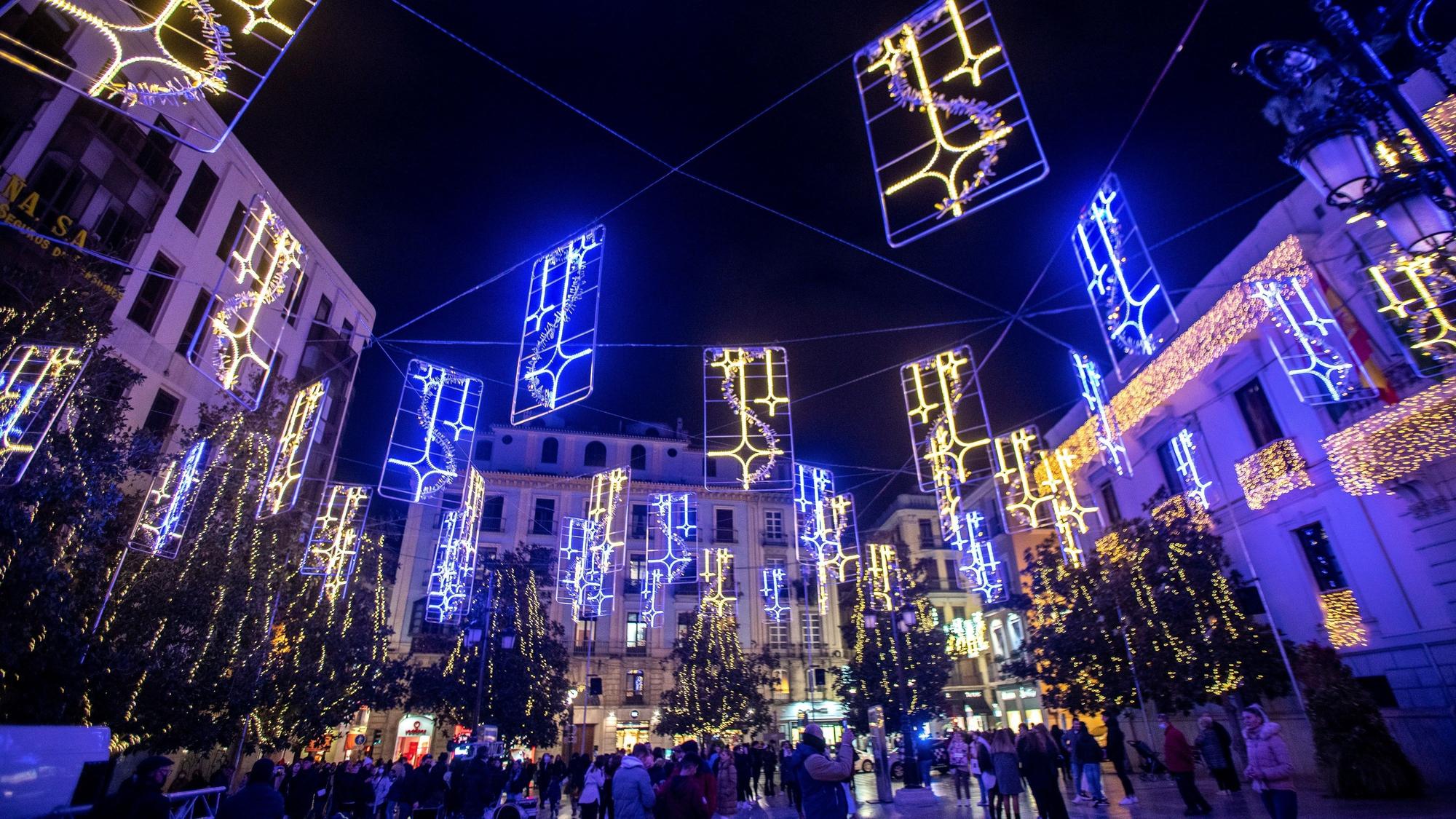 València instalará 12 estatuillas gigantes de los Premios Goya por toda la  ciudad