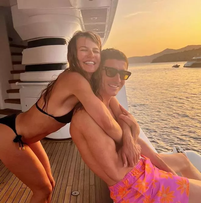 Robert Lewandowski y su esposa vuelven a Mallorca tras su escapada en barco a Ibiza