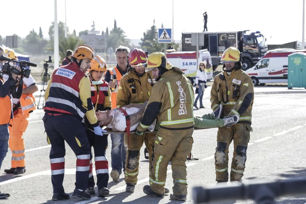 Más de 500 efectivos participan en un simulacro de accidente aéreo