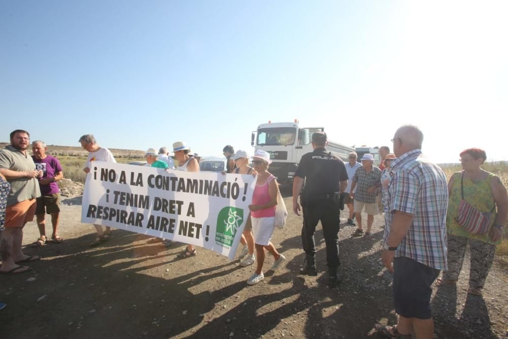 Tensión en la protesta contra una planta de residuos en Fontcalent