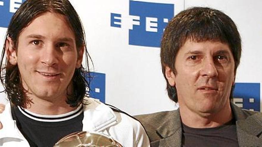 Messi junto a su padre en 2008.