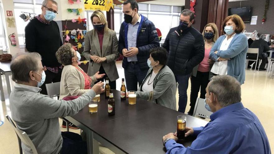 Un momento de la visita oficial ayer a la residencia de Patos.