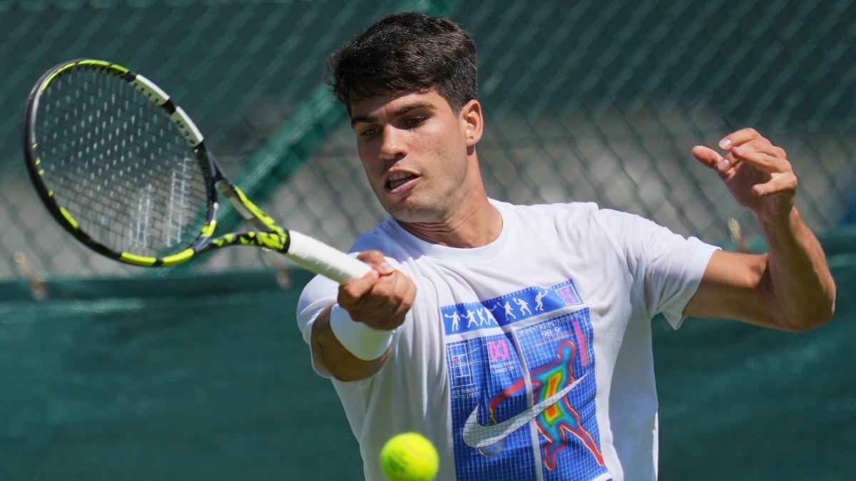 Carlos Alcaraz, en un entrenamiento previo
